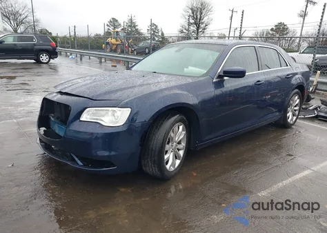 2016 Chrysler 300 Anniversary Edition z USA, uszkodzony, nr VIN 2C3CCARG4GH270532